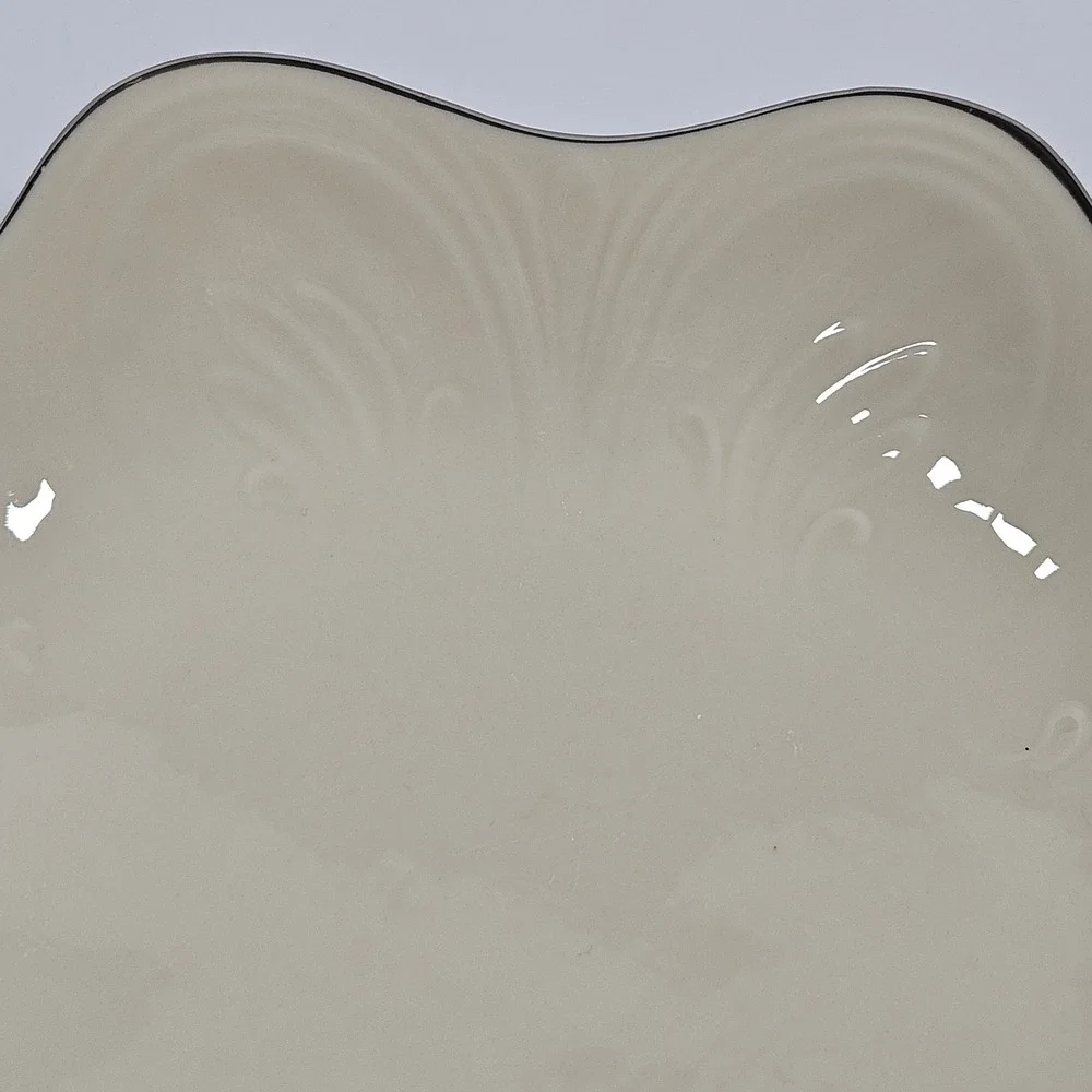 Lenox Saybrooke Ivory Porcelain Scalloped Bowl Silver Trim‎ Made in USA Embossed